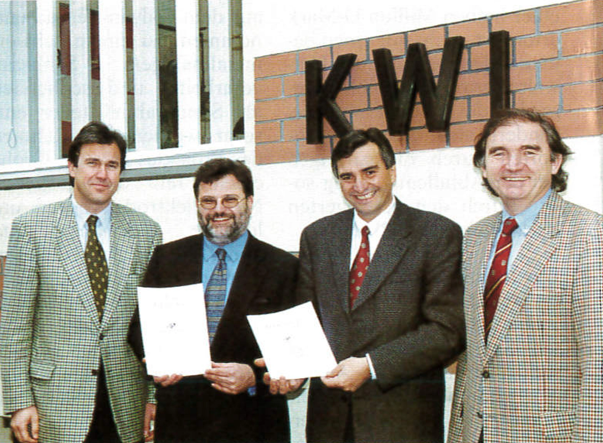 1998 Übergabe der ISO Urkunde.